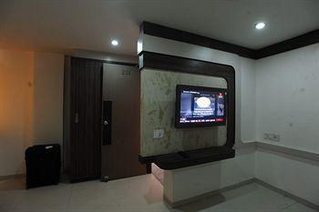 Jal Sagar Hotel Vadodara Ngoại thất bức ảnh