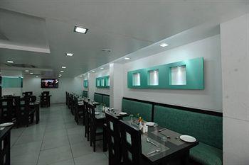 Jal Sagar Hotel Vadodara Ngoại thất bức ảnh