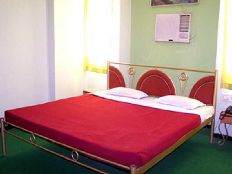 Jal Sagar Hotel Vadodara Ngoại thất bức ảnh
