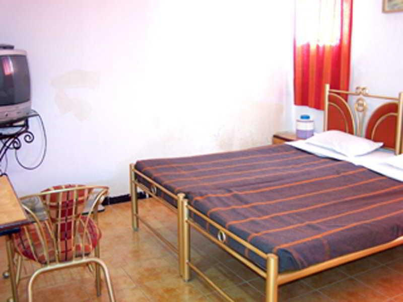 Jal Sagar Hotel Vadodara Ngoại thất bức ảnh